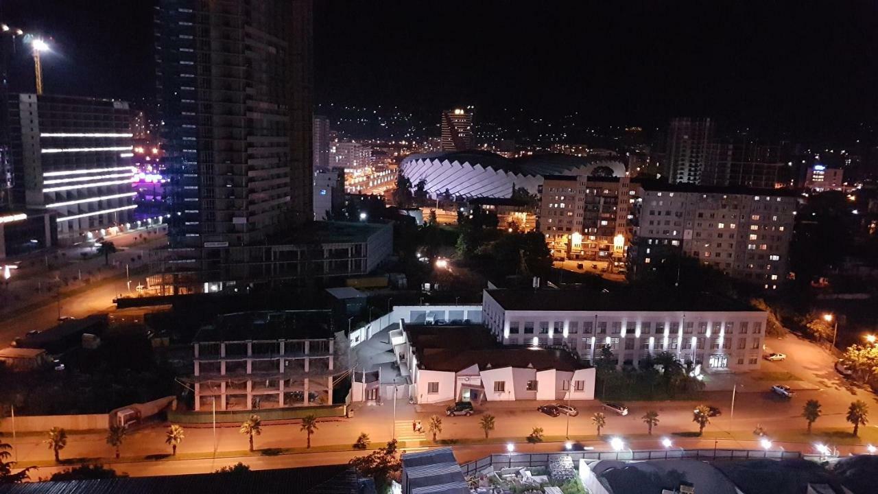 Deluxe Hotel Room In The Heart Of Batumi Orbi City A Block Exterior photo